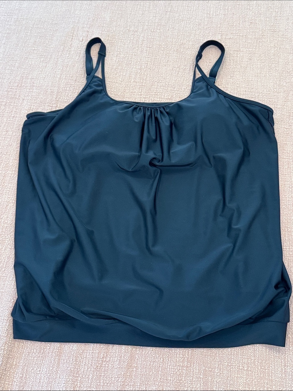 Women’s XXL Black Tank Top with Adjustable Straps and decent cup size